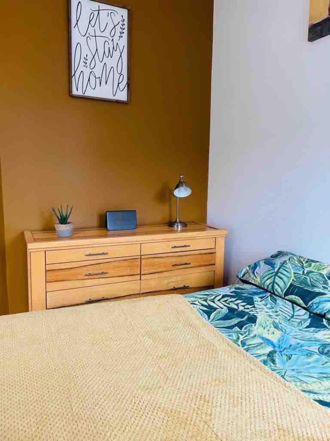 2 Bed Self Contained Apartment 雷克瑟姆 外观 照片