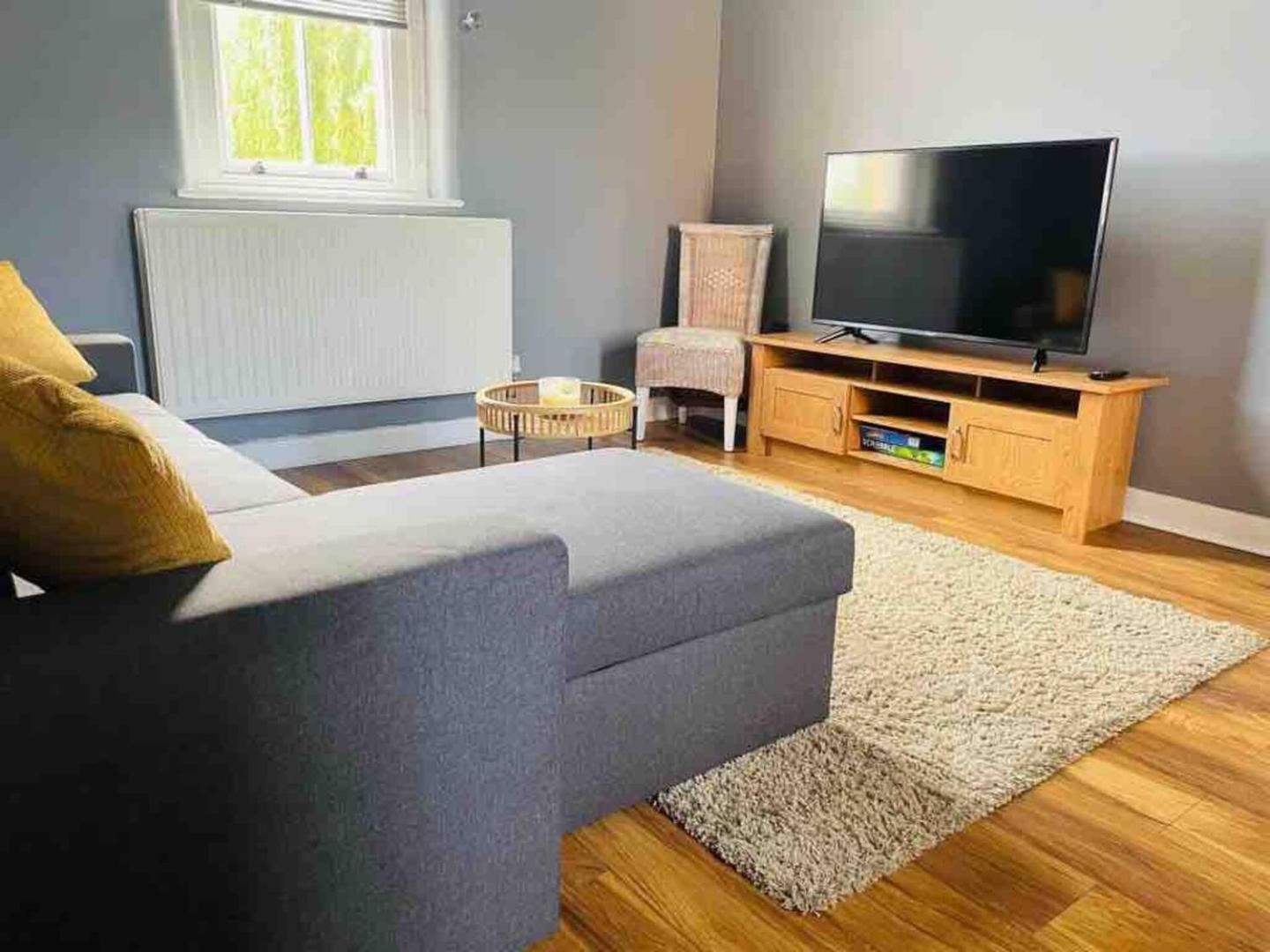 2 Bed Self Contained Apartment 雷克瑟姆 外观 照片