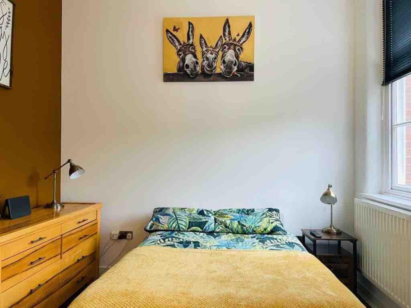 2 Bed Self Contained Apartment 雷克瑟姆 外观 照片